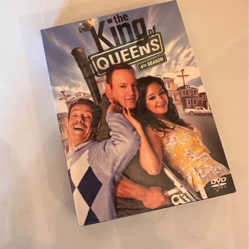 ✨Free with purchase of $50 or more✨

 NEW King of Queens DVD box set